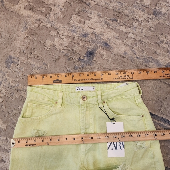 NWT Zara Lime Green Denim Distressed Cutoff Shorts women's size 6 - Picture 7 of 13